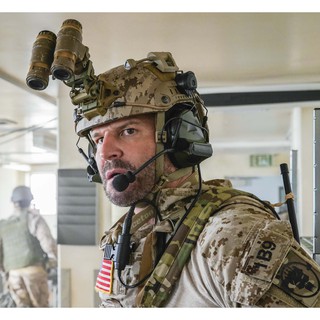 Tai Nghe Khử Ồn Cho Mũ Bảo Hiểm Quân Đội