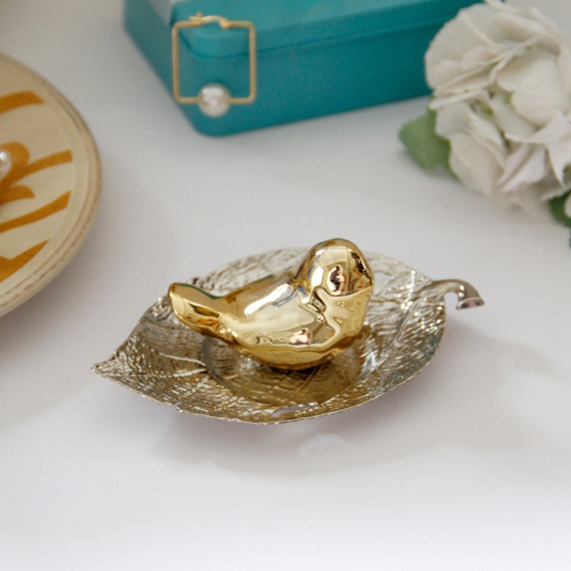 Trang trí bàn trang điểm Chim Sẻ Và Chiếc Lá phụ kiện chụp ảnh trang sức mỹ phẩm homedecor