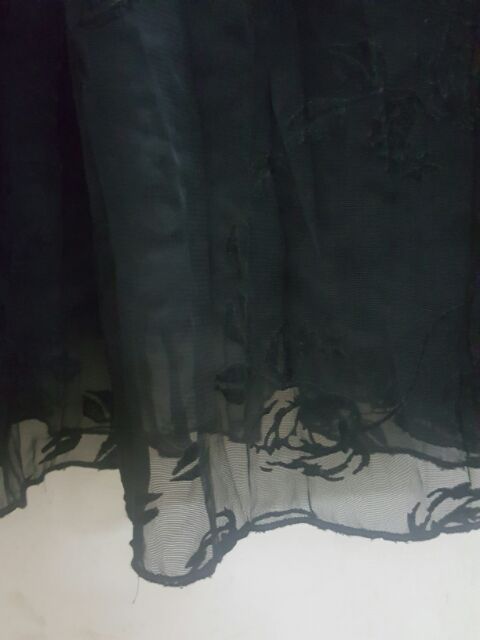 CHÂN VÁY VOAN THÊU