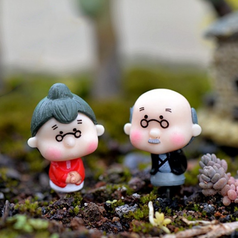 Set 2 mô hình ông bà trang trí sân vườn