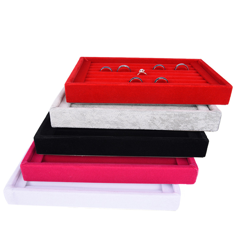 Giá Đỡ Trưng Bày Trang Sức Bằng Nhung Sang Trọng