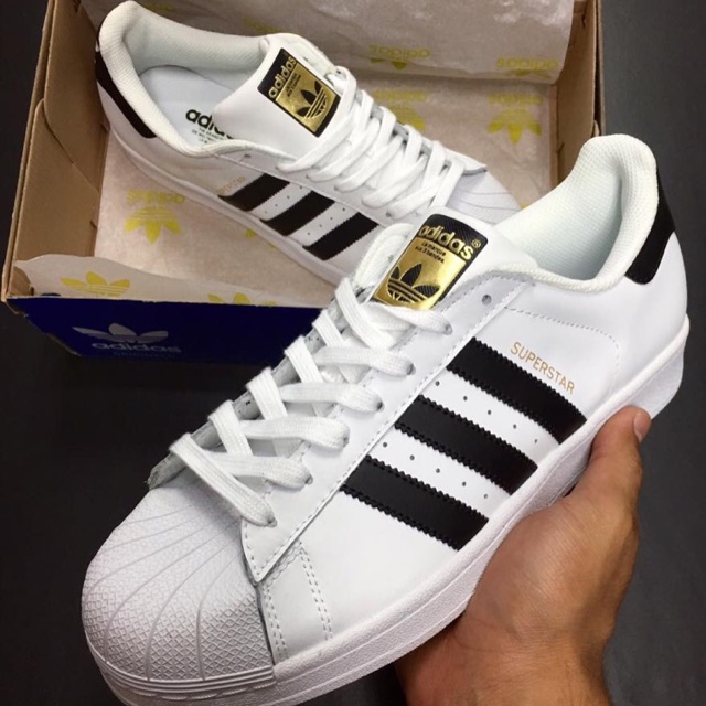 Giày adidas