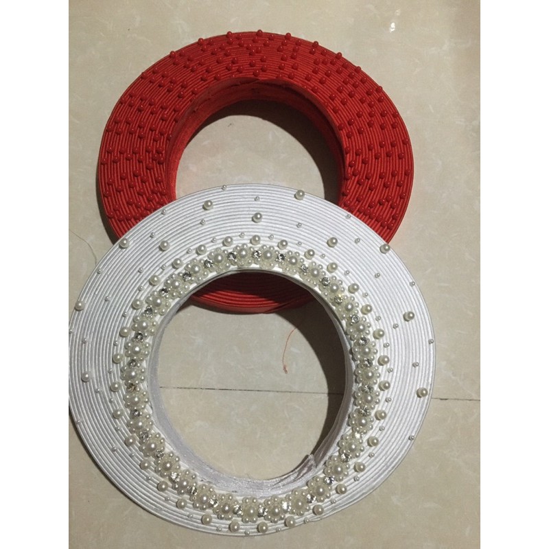 Khăn trắng 30 vòng và 25 vòng điểm hạt