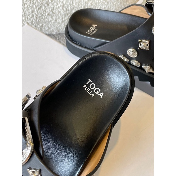 Dép quai ngang hai quai cao cấp thương hiệu Toga Pulla 2022 đính hoạ tiết trang trí