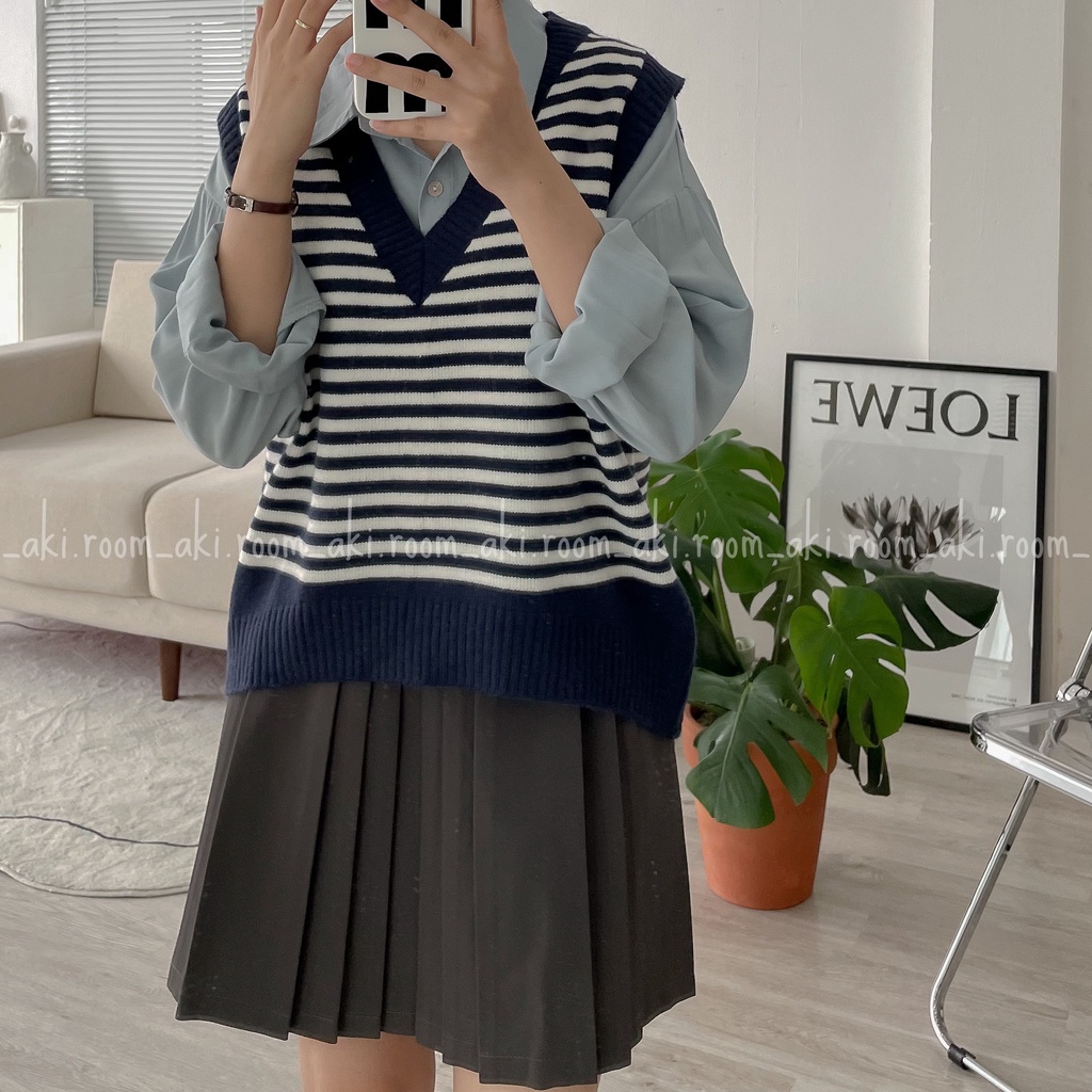 Áo gile len lông mịn kẻ ngang nhỏ cổ V viền đậm
