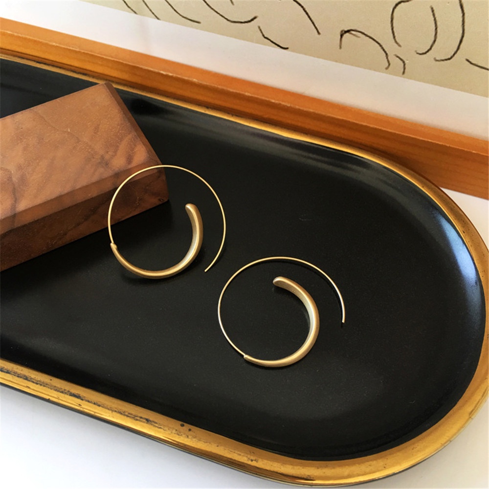 Bông Tai Hình Tròn Màu Vàng Thiết Kế Đơn Giản Thời Trang Sang Trọng Cho Nữ bông tai nữ