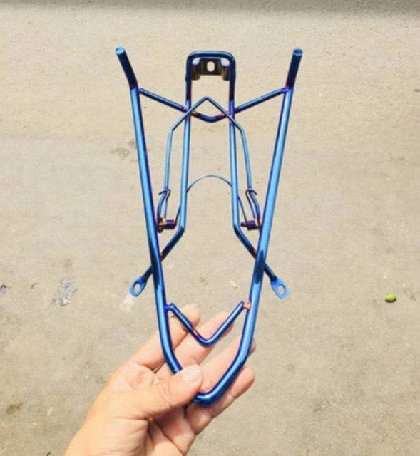 Baga giữa titan Winner