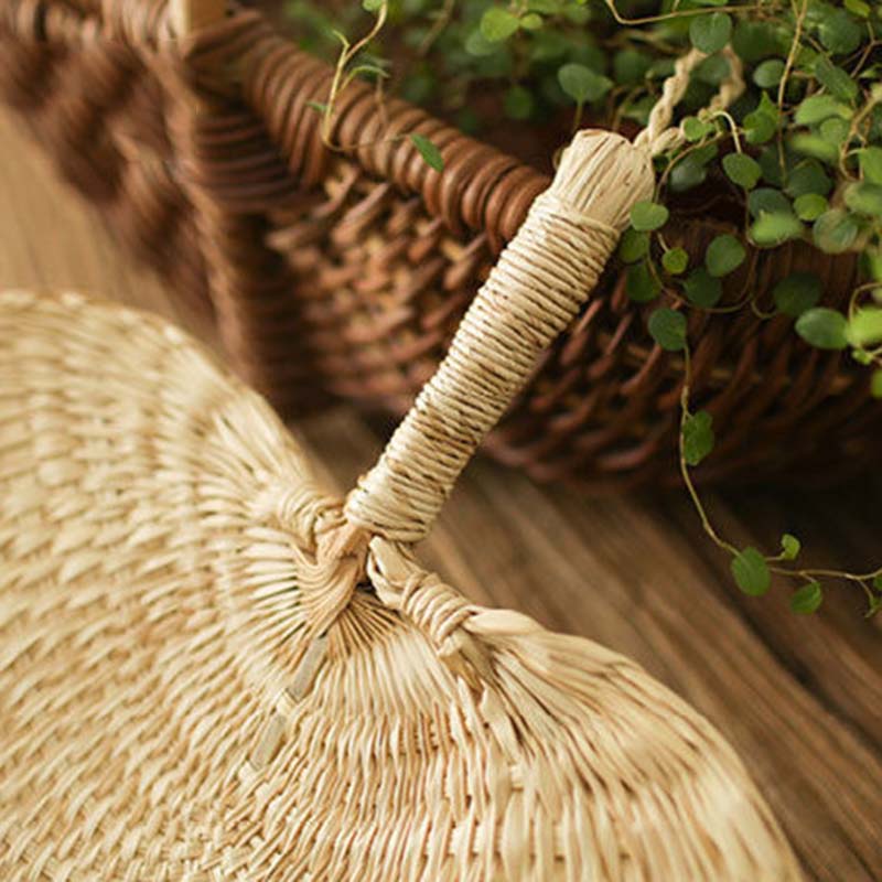 Quạt cầm tay chống muỗi đan cói hình lá cọ dễ thương cho bé vào mùa hè