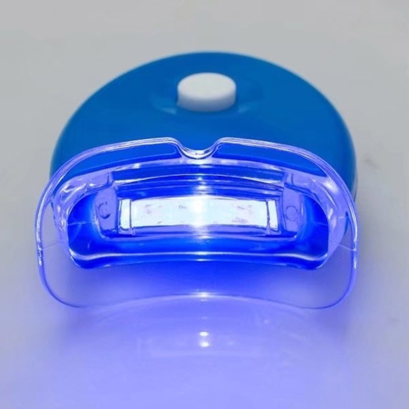 Đèn chiếu tia UV giúp làm trắng răng hiệu quả