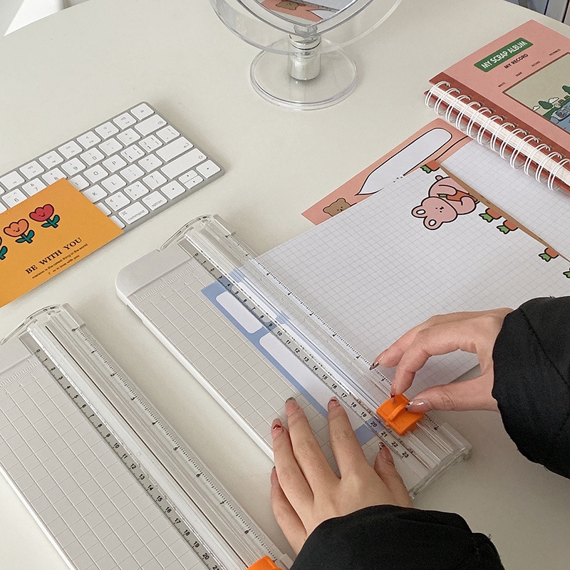 Dụng cụ cắt giấy kích thước nhỏ tiện dụng