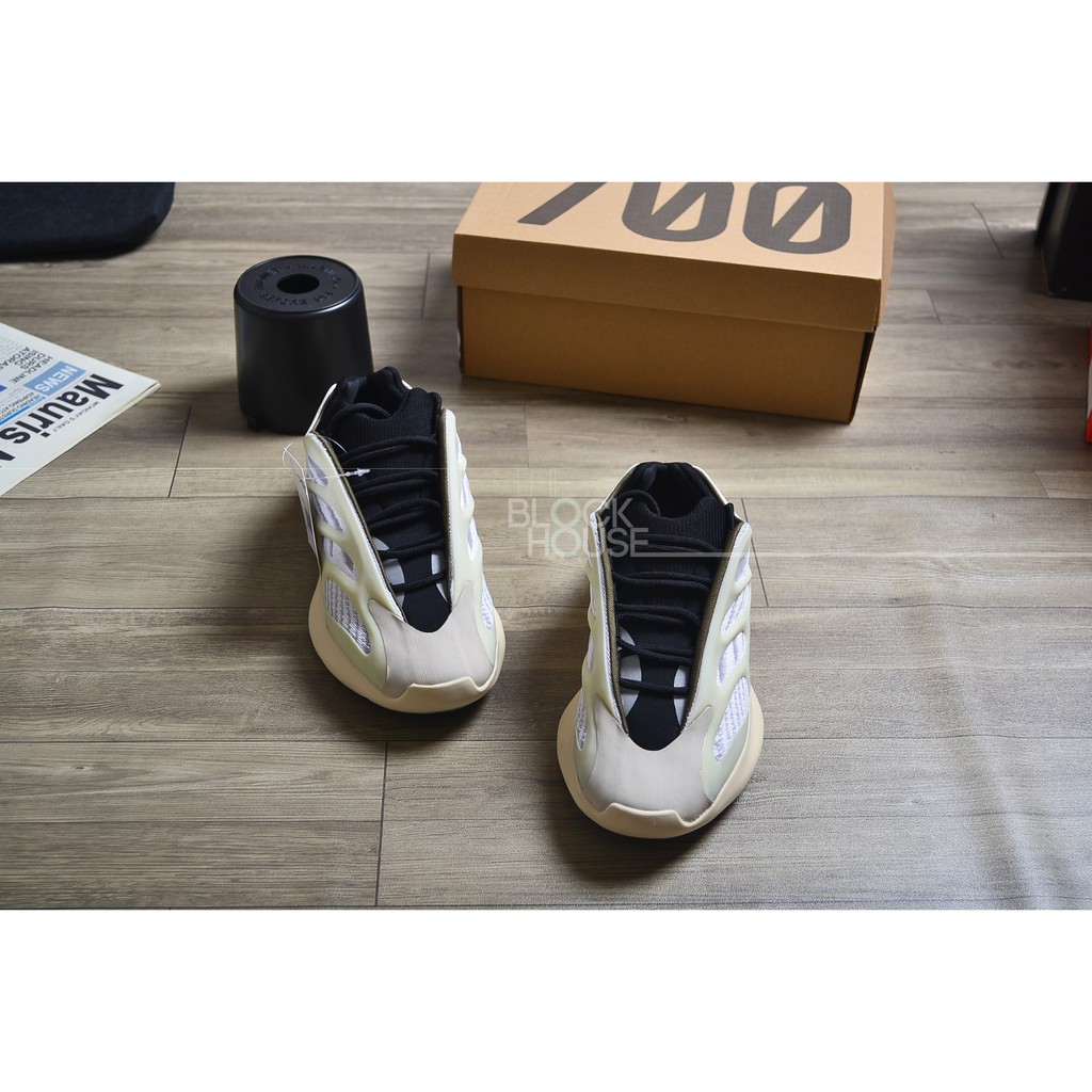 GIÀY A Y🇪🇪zy700 V3 AZAEL