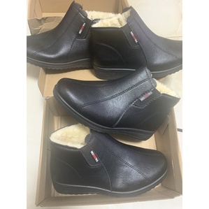 Đôi giày bốt bằng cotton lót nhung mềm mại giữ ấm mùa đông chống trượt cho nữ trung niên