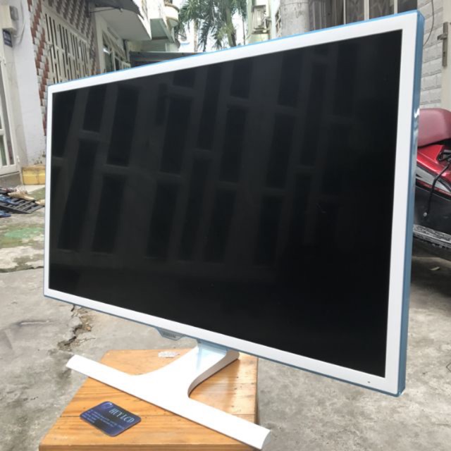 LCD máy tính cũ. Samsung 32 inch công nghệ chống chói Full HD