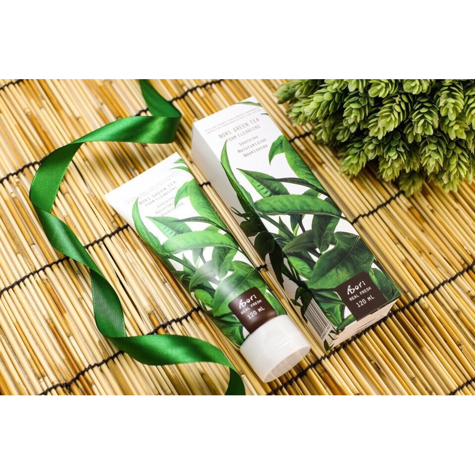 Sữa Rửa Mặt Chiết Xuất Từ Trà Xanh Bori Green Tea Foam Cleansing 120ml