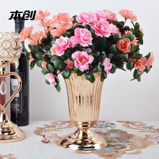 Lọ hoa trang trí bàn thờ gia tiên phong cách Rustic
