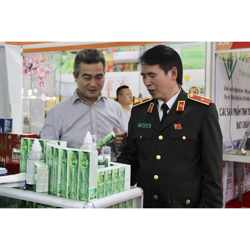 Tinh dầu Ngải cứu Vitophar (100ml) - Hỗ trợ giảm đau nhức xương khớp, đau mỏi vai gáy, giảm đau
