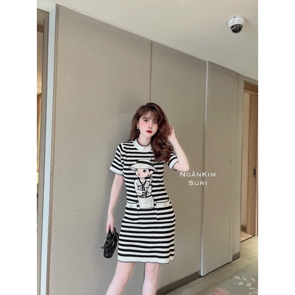 VÁY LEN BODY KẺ ĐỎ ĐEN CHO NỮ - hình cô gái đội mũ