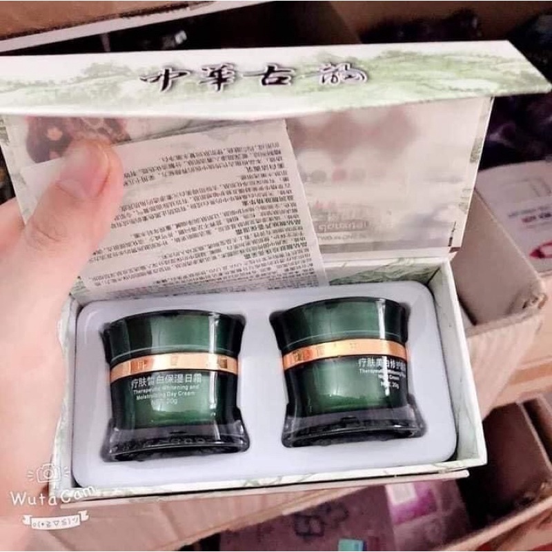 Bộ đôi ngày đêm hoàng cung xanh chính hãng