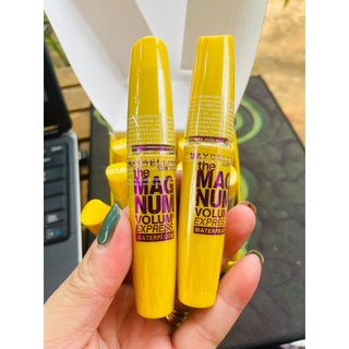 Chuốt dài mi Maybeline vàng