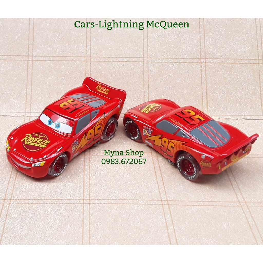 Xe mô hình tĩnh tomica cars không hộp - Lightning McQueen - mẫu mới như hình bên phải.