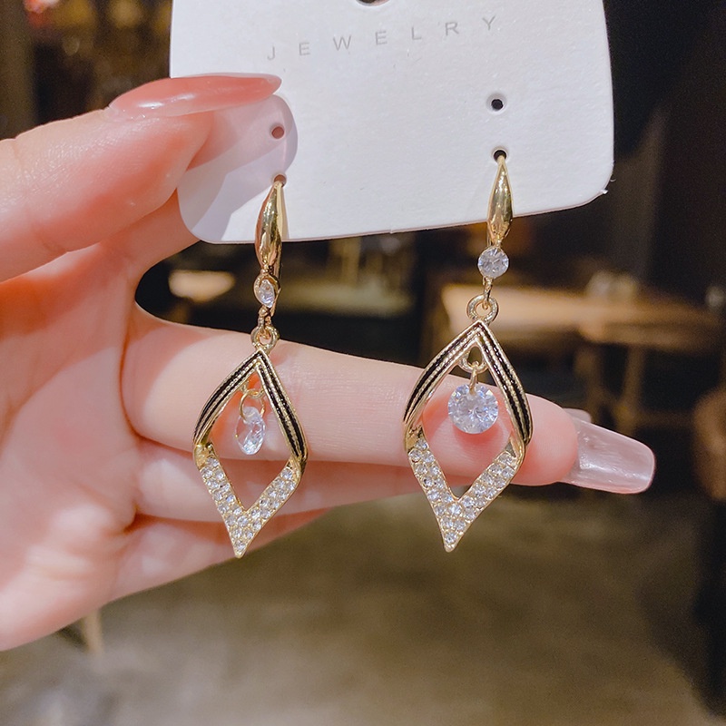 Bông Tai Đính Kim Cương Thời Trang Hàn Quốc