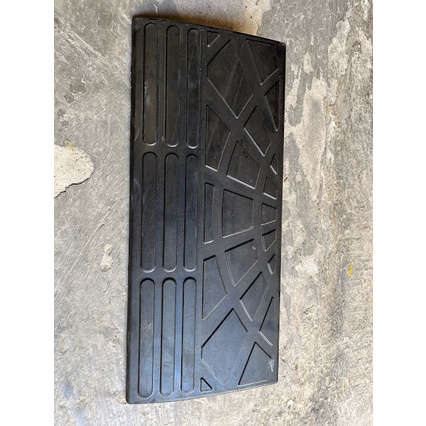 Cao su cầu dốc cao 10cm cho xe lên xuống bậc