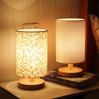 Đèn bàn đầu giường khung gỗ cao cấp