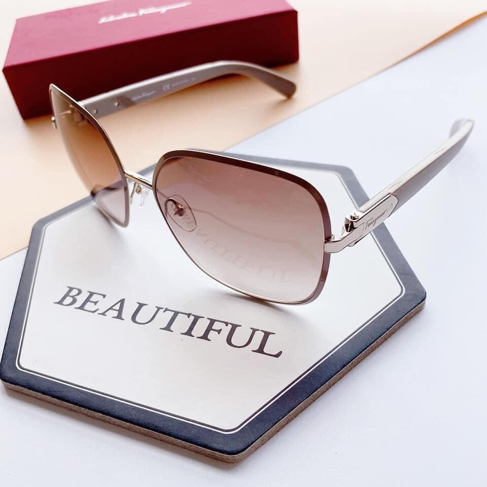 Kính mát nữ chính hãng Salvatore Ferragamo SF150S 743 form rất dễ đeo