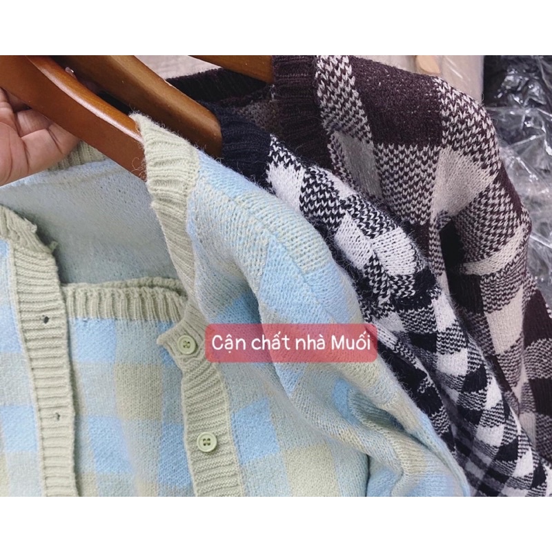 Set áo len khoác ngoài kèm áo 2 dây kẻ caro - 5 màu