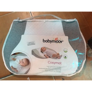 Gối chống trào ngược baby moov cho bé