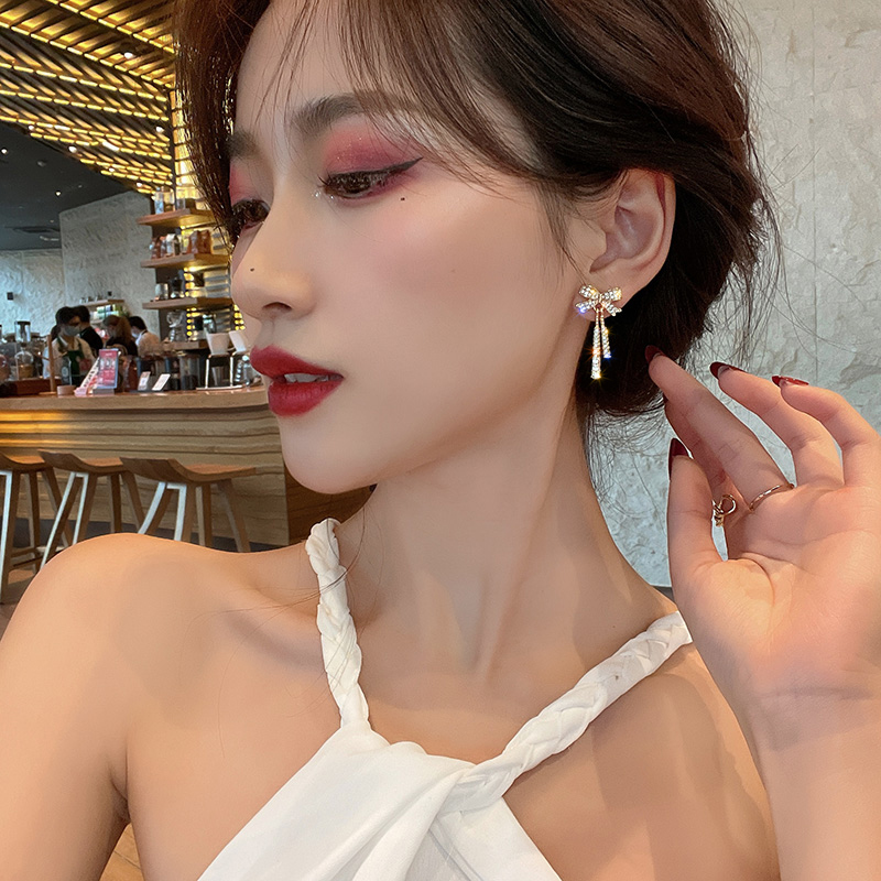 Đôi Bông Tai Hình Chiếc Nơ Đính Đá Thời Trang Hàn Quốc Cho Nữ