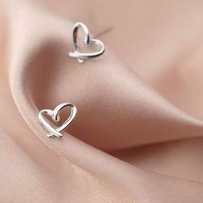 1 Đôi Bông Tai Bạc 925 Hình Trái Tim Mini Dễ Thương