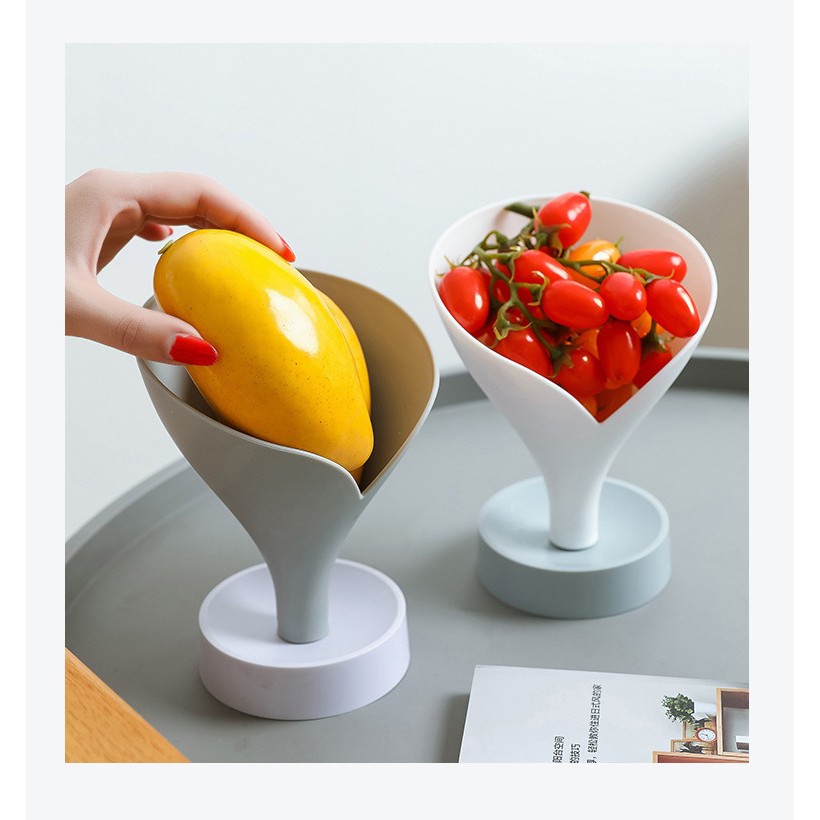 Đồ bếp đựng dao đĩa, đựng hoa quả trái cây kiêm phễu dót nước được thiết kế bằng nhựa chắc chắn, tinh tế.