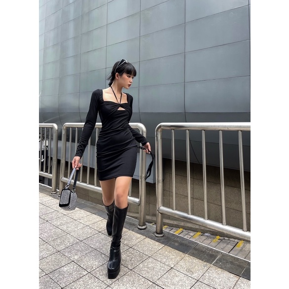 Đầm cột cổ ngắn