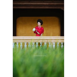 Hoa sen giả chụp ảnh cổ phục