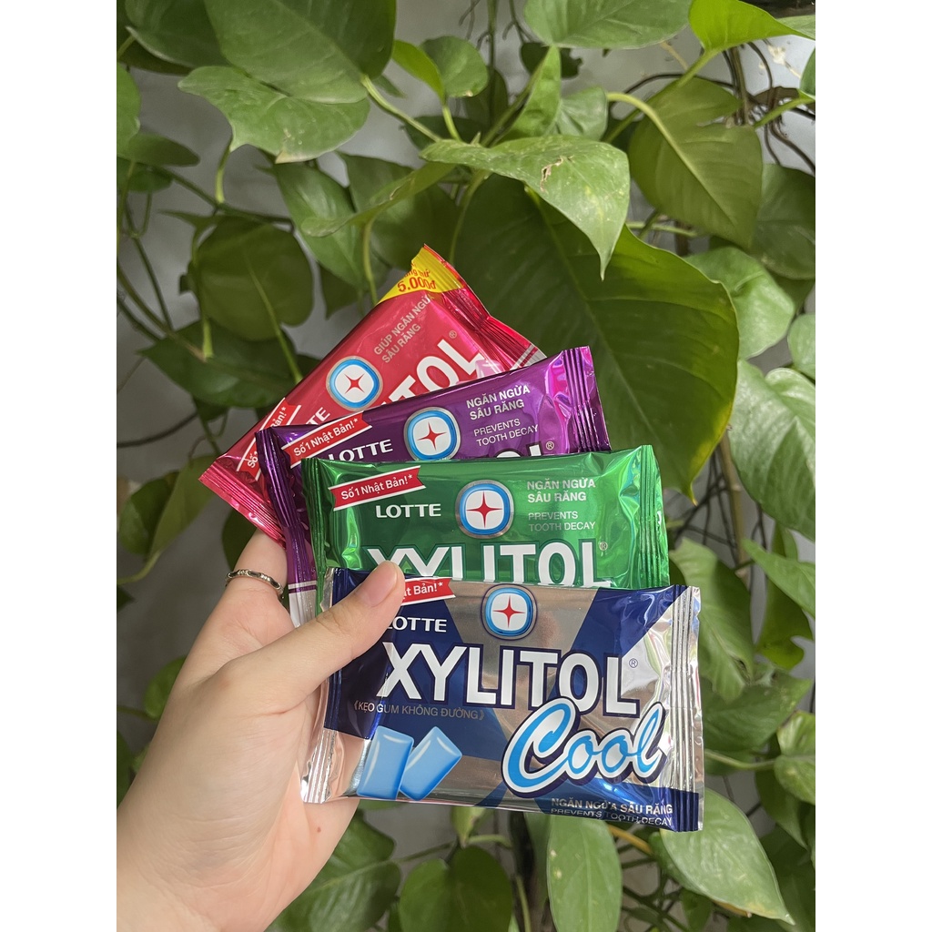 Kẹo Sing-gum Không Đường Lotte Xylitol Hương Strawberry Mint (Vỉ 11.6g-đỏ)