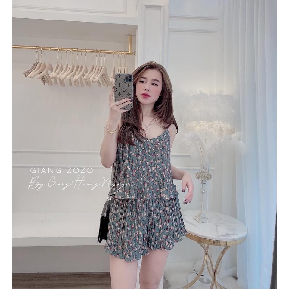 Jumpsuit dập ly hoa nhí hai dây dáng ngắn MSOF511