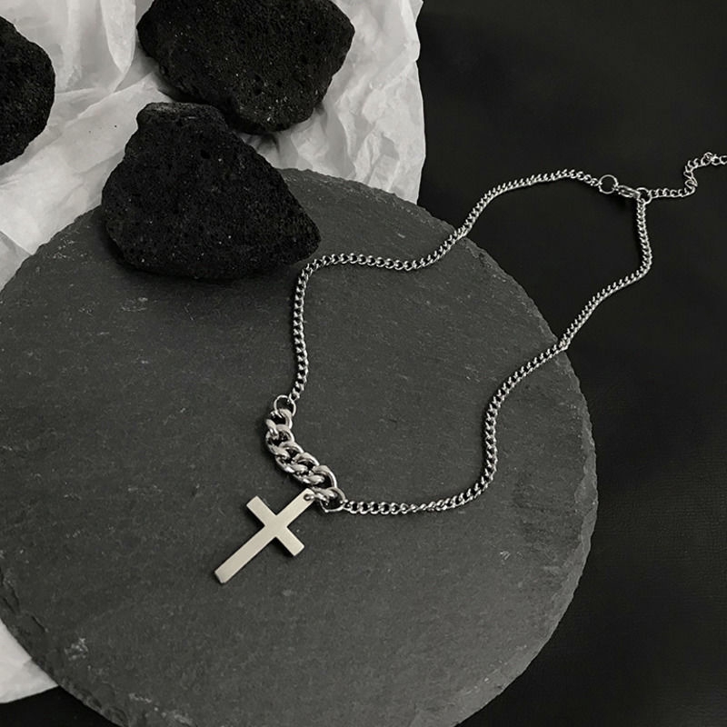 Dây chyền hình thánh giá thời trang