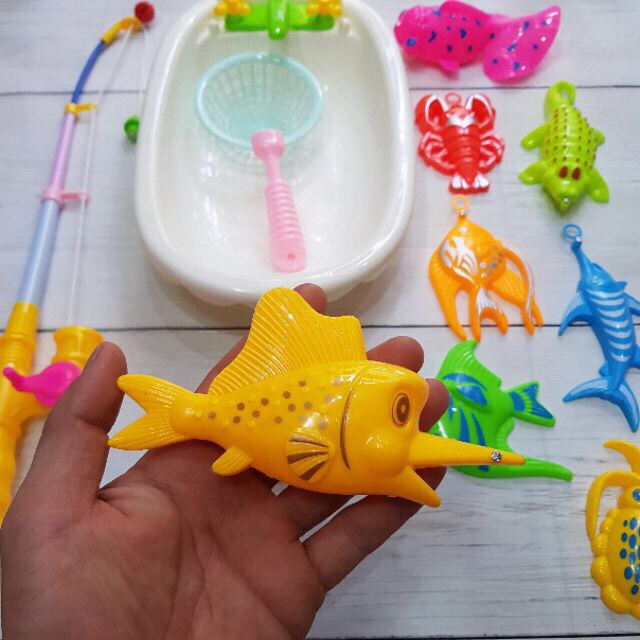 ( Giao Ngẫu Nhiên)Đồ Chơi Giải Trí Bộ Câu Cá Pin Nhạc Size Lớn 15 Con Cá nhỏ 1 Cá Lớn  Kèm 2 Cần Câu