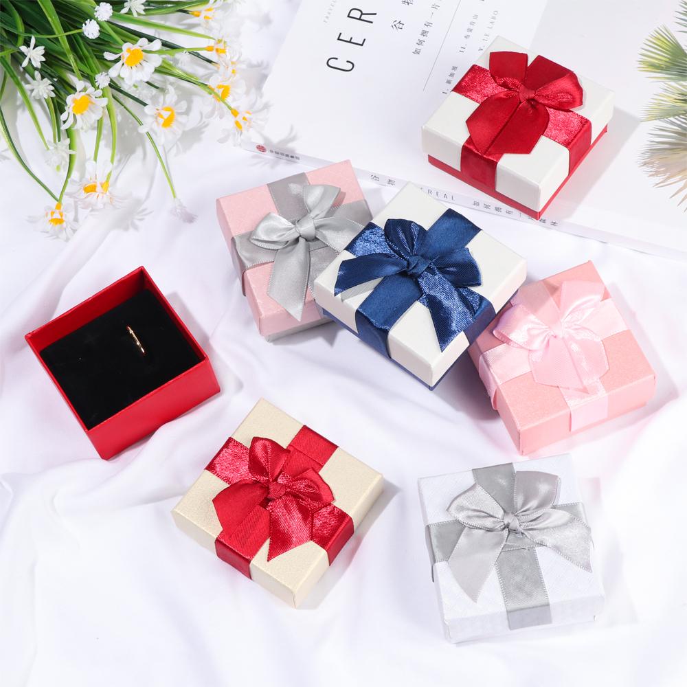 1 Hộp Quà Đựng Trang Sức Bằng Giấy Hình Vuông