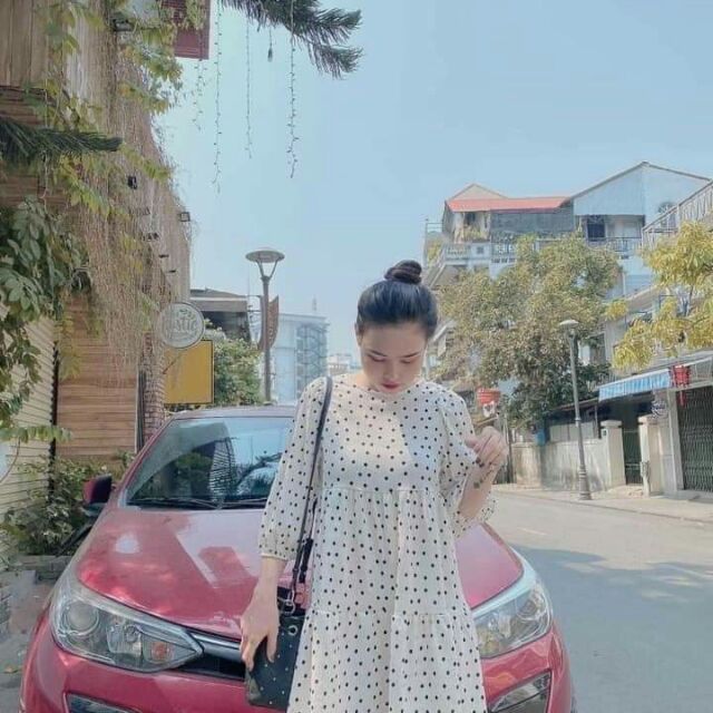 Váy chấm bi trắng bsk