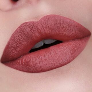 Son Huda Beauty