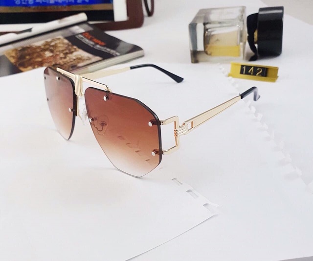 Kính bảng chuồng