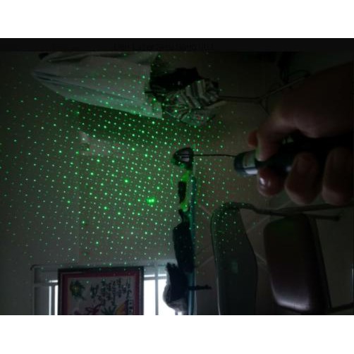 Bộ đèn Laser 303 tia xanh có thiết kế gọn nhẹ, là dòng sản phẩm chuyên dụng cho các buổi thuyết trình chuyên nghiệp...