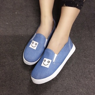 Giày slip on mặt cười jean nhạt