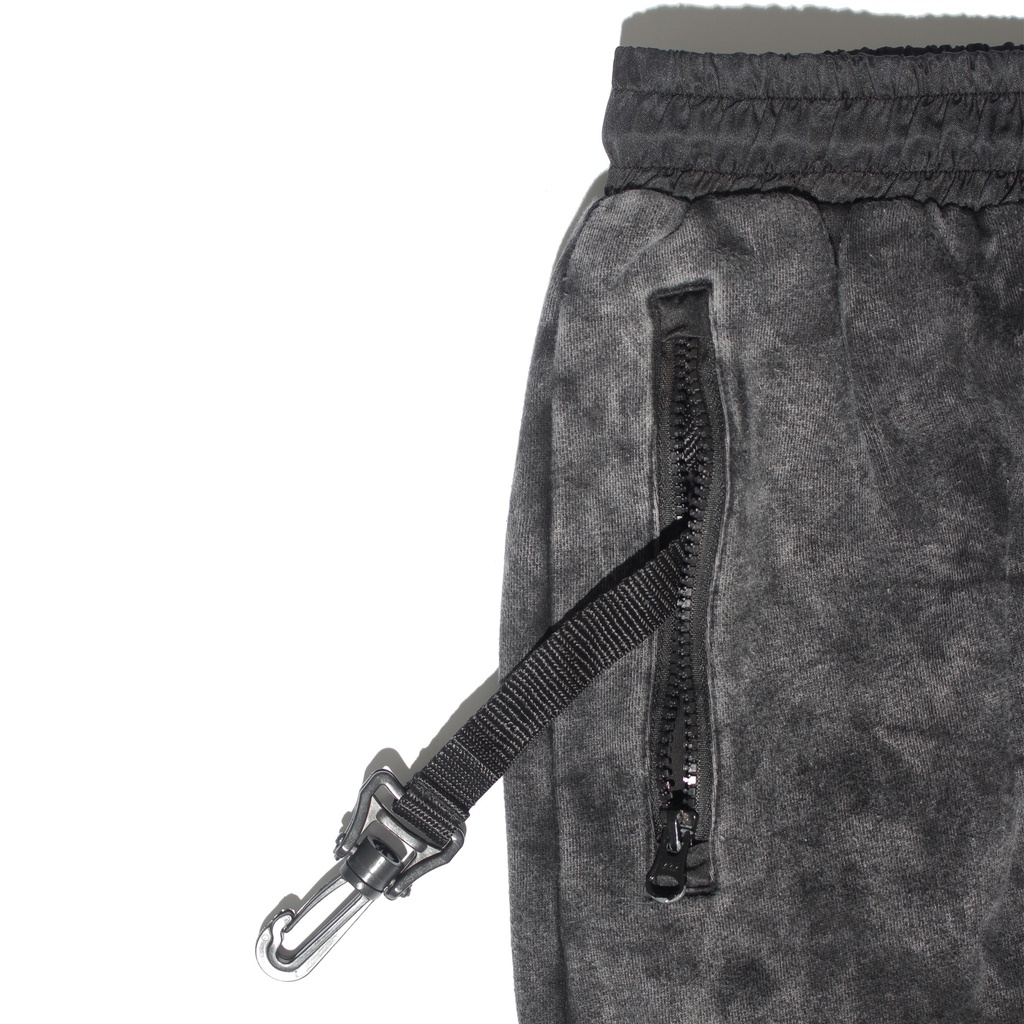 Quần Dài Nỉ Washed Đen Essential Pants by Xfire