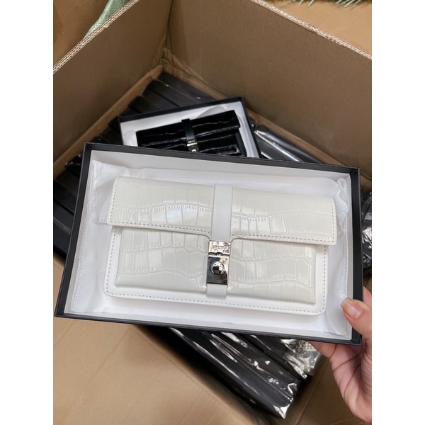 Túi pê rô vân rắn khoá tròn kèm hộp size 20 - 0009#