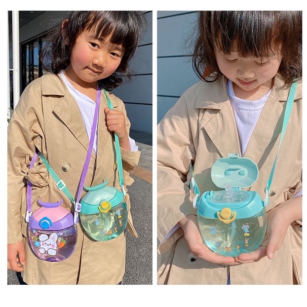 Bình Nước Nhựa . Bình Nước Em Bé Có Dây Đeo Kiểu Dáng Và Màu Sắc Tươi Tắn Dung Tích 400ML