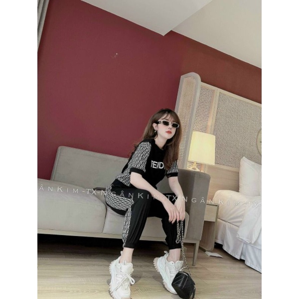 Bộ đồ thể thao nữ quần bo gấu áo phối họa tiết thêu logo sang trọng trẻ trung