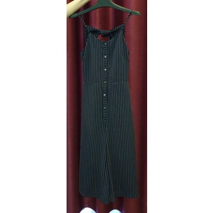 pass jumsuit lửng hở lưng Uptoseconds size S mới 98%